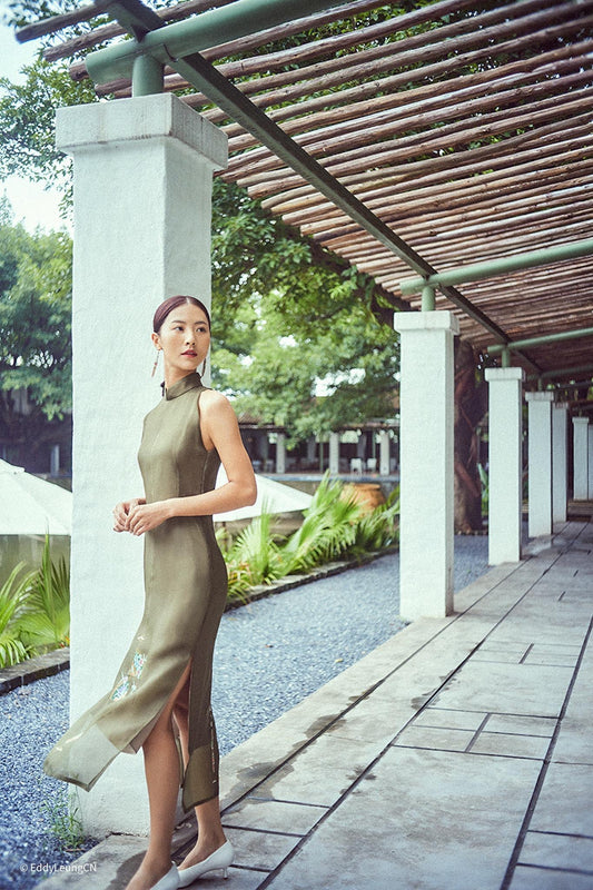 Olive Green Hand-Embroidered Gauze Qipao 橄欖綠手繡紗旗袍