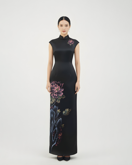 Midnight Peony Hand-Painted Black Silk Qipao 午夜牡丹·黑色真絲手繪旗袍