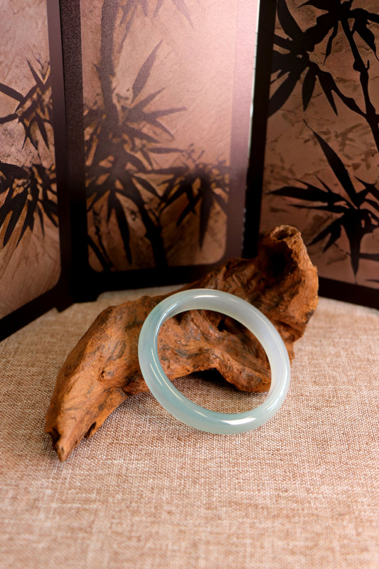 Mist Green Agate Bangle 霧青瑪瑙手鐲