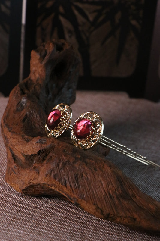 Crimson Bloom Hairpins 紅寶浮華雙髮卡