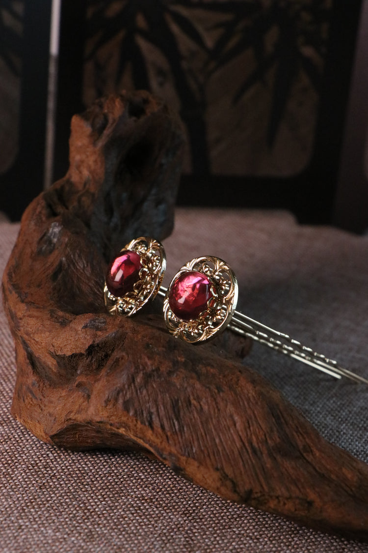 Crimson Bloom Hairpins 紅寶浮華雙髮卡