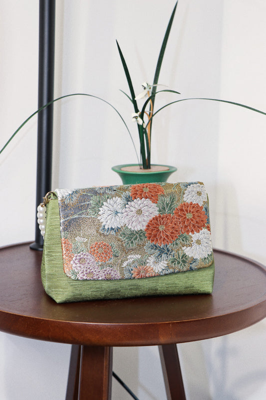 Verdant Bloom Brocade Clutch 綠野花錦手包