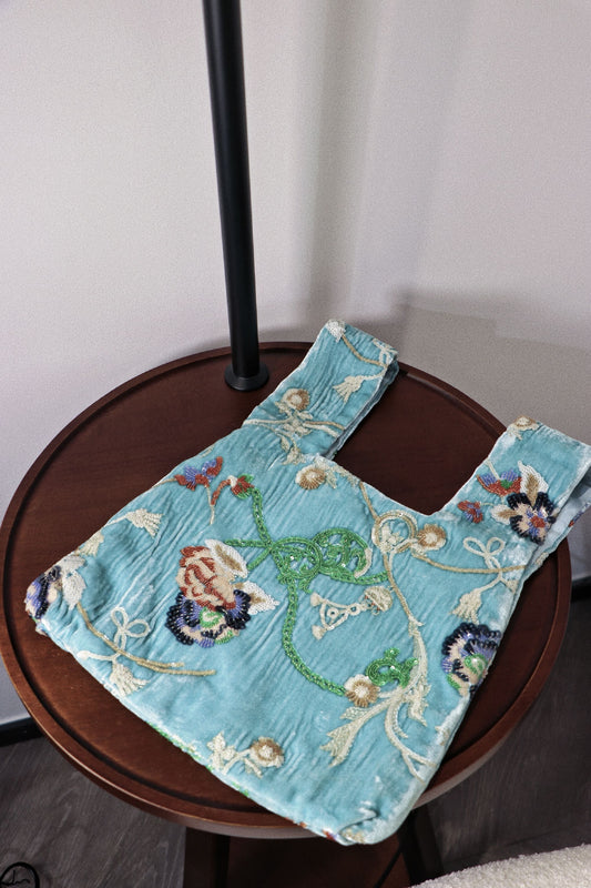 Floral Reverie Velvet Tote 繁花絨影提袋