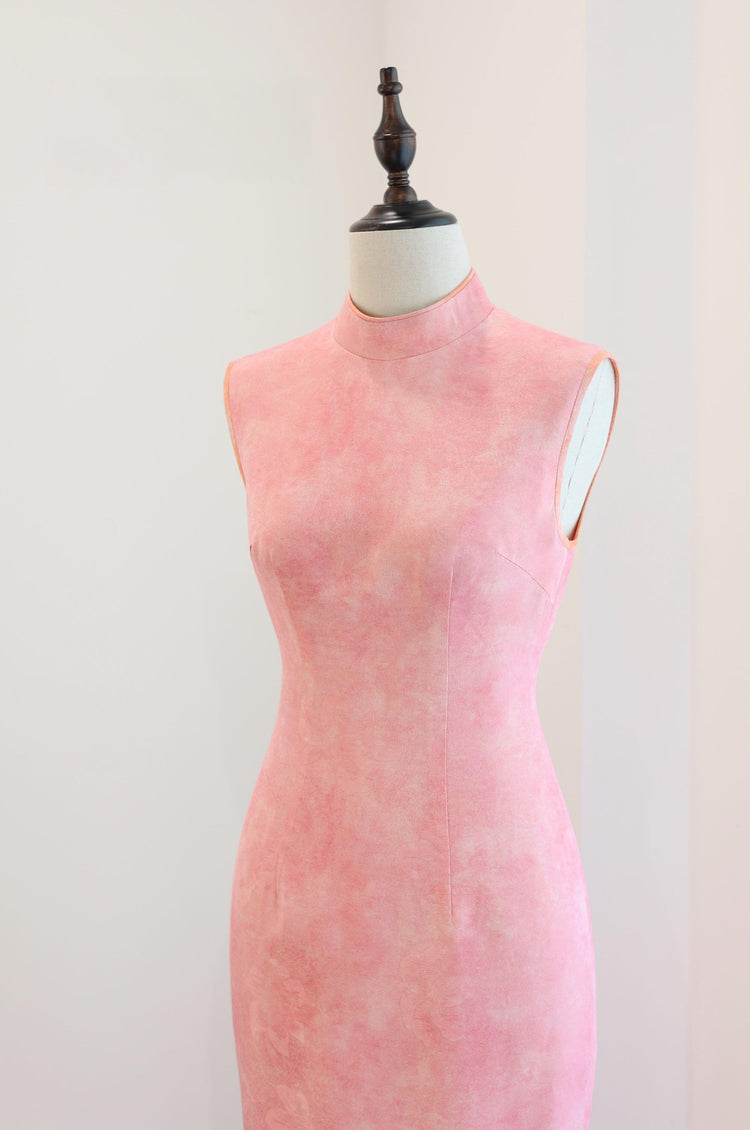 Pink Plant-Dyed Silk Jacquard Cheongsam Set 粉色植物染真絲暗紋旗袍套裝