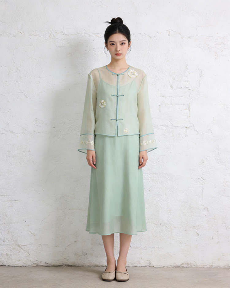 Soft Green Hand-Embroidered Sheer Jacket(Exclusive Piece) 嫩草綠手繡紗外套(孤品)