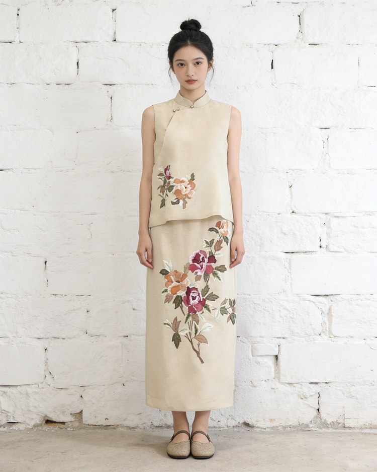 Champagne Mulberry Silk Hand-Embroidered Appliqué Qipao Set 香檳色桑蠶絲手繡布帖花旗袍套裝（孤品）