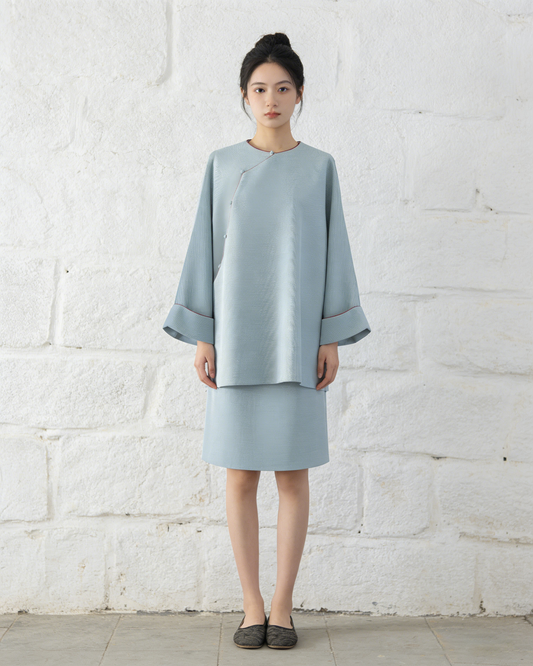 Light Blue Acetate Pearl Satin Overcoat 淡藍醋酸珍珠緞斜襟長衫