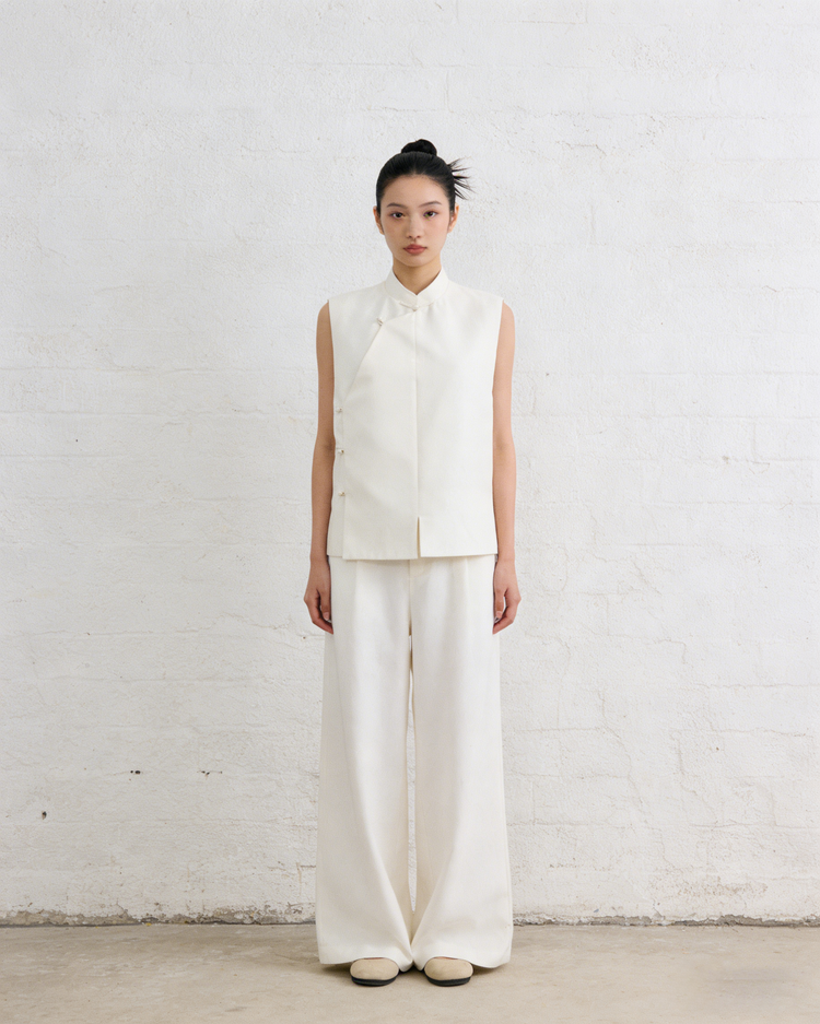 Ivory Silk Vest with Asymmetrical Front 米白真絲斜襟馬甲