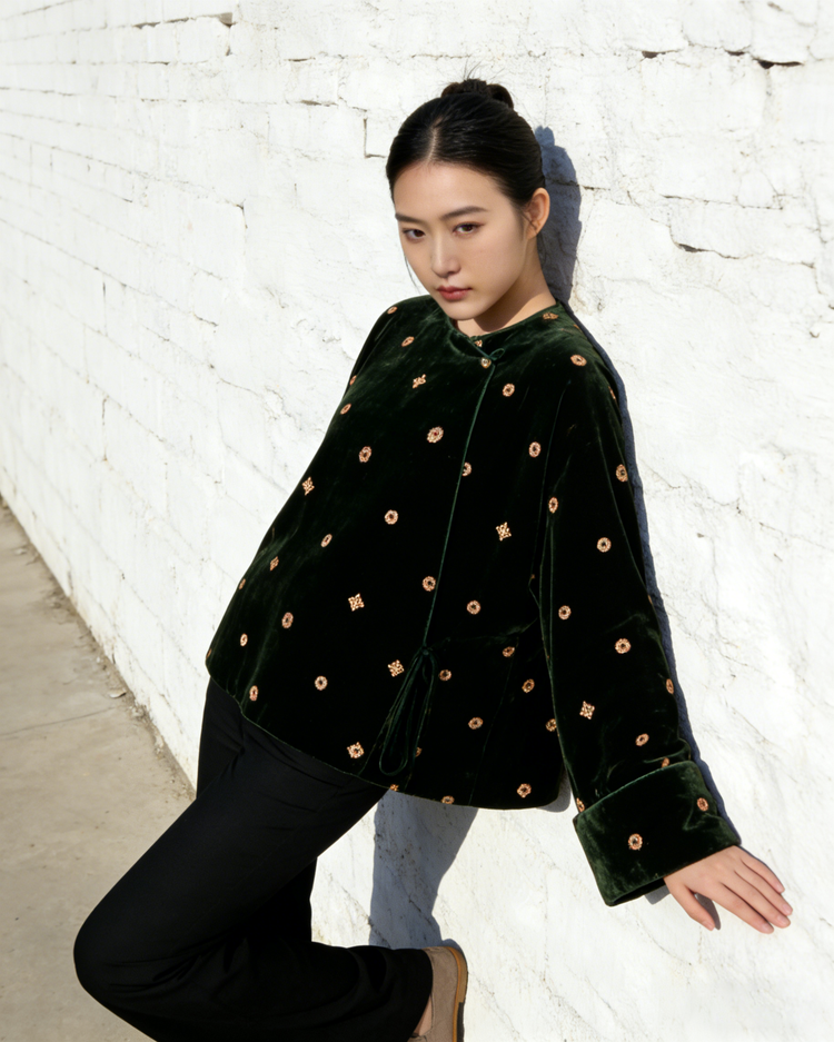 Green Baoxiang Motif Silk Velvet Top 綠色寶相紋絲絨上衣