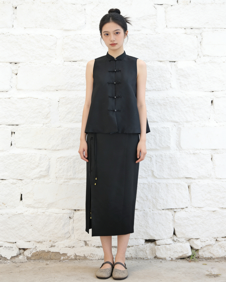 Ink-Hued Silk A-Line Mandarin Vest (Exclusive Piece) 深墨色真絲立領A擺馬甲(孤品)